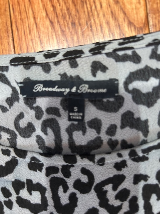 Leopard Print Long Sleeve Shift Dress in Light Blue and Black - Picture 2 of 2